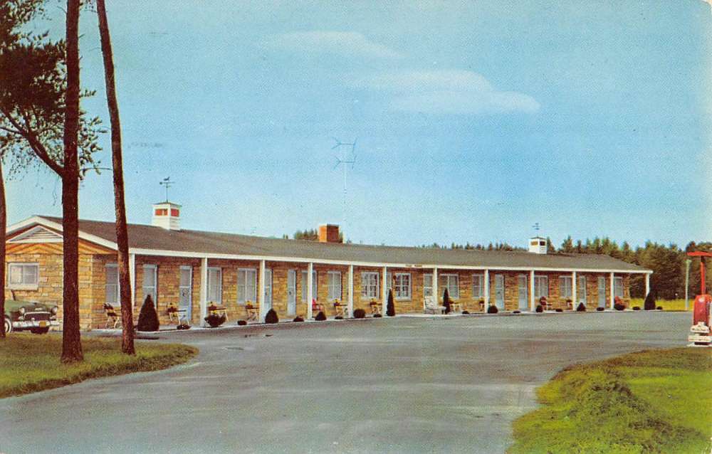 Pembine Wisconsin Grand Motel Street View Vintage Postcard K53933 | eBay